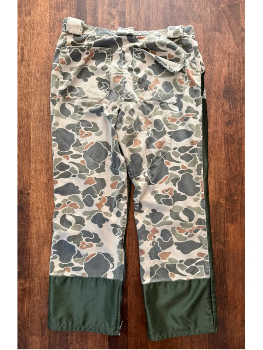 Vintage Men's 10X Hunting Pants size medium Green Camo Outdoor Utility Trousers